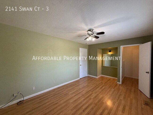 Building Photo - 2141 Swan Ct
