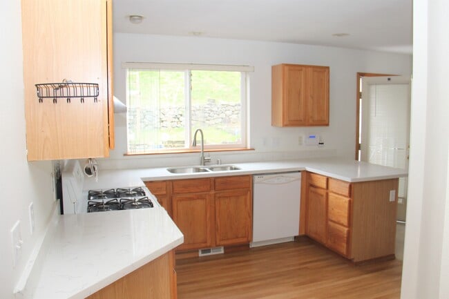 Building Photo - 4006 S 126th St