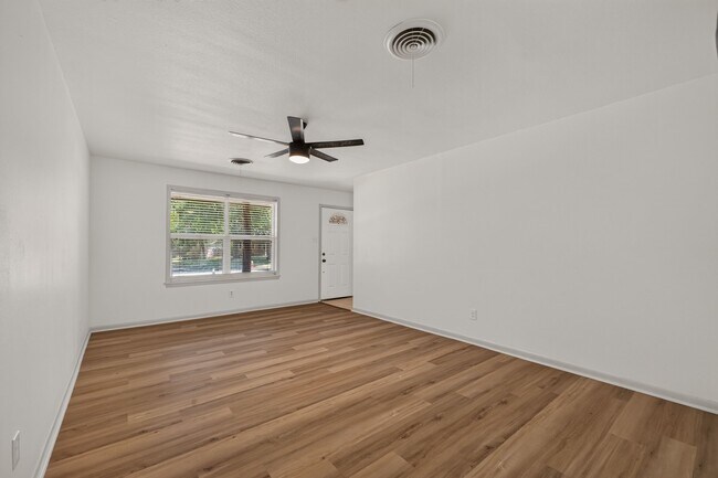 Building Photo - 1705 Eldon St