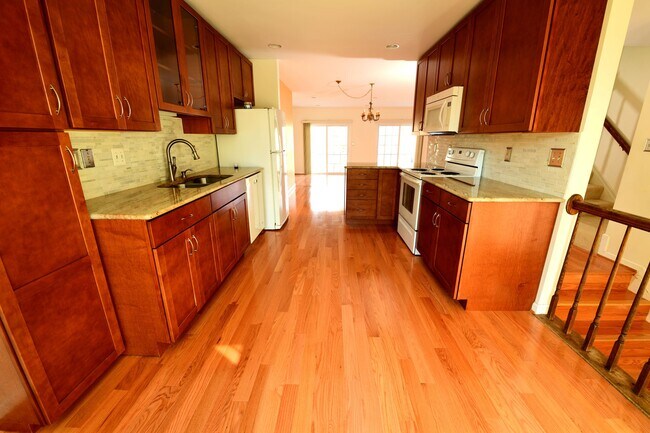 Building Photo - 7259 Swan Point Way