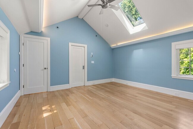 Building Photo - 4 Gracewood Park