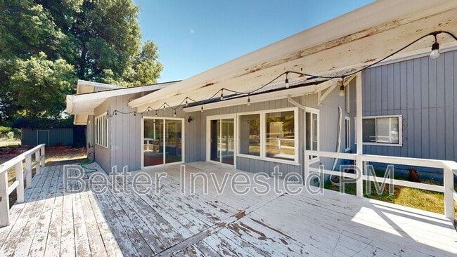 Building Photo - 5050 Old Redwood Hwy