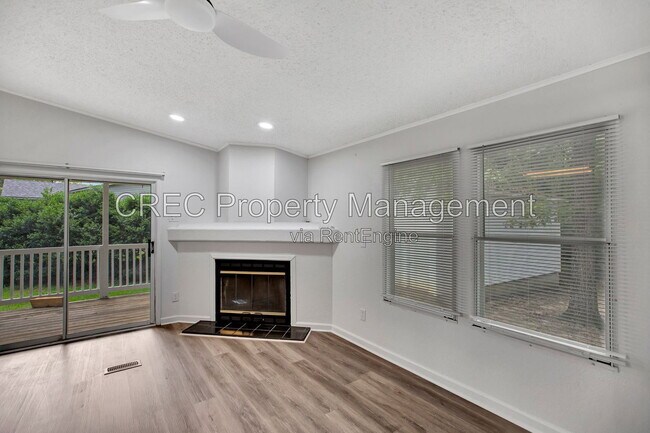 Building Photo - 405 Vine St