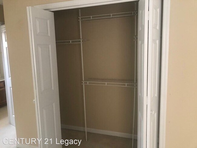 Building Photo - 3 br, 2.5 bath House - 10421 Ravenbrook Ln