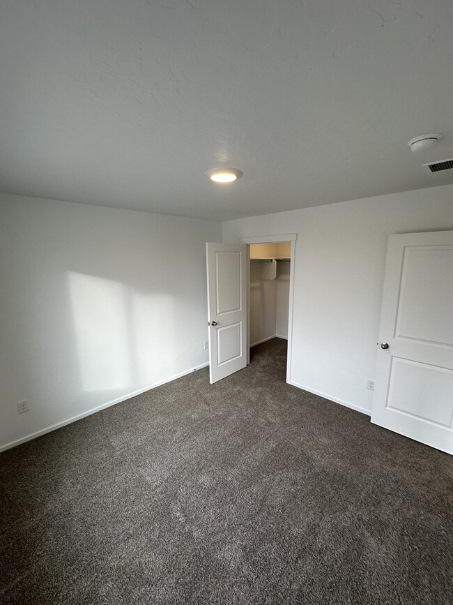 Building Photo - 1838 N Patchwork Ave