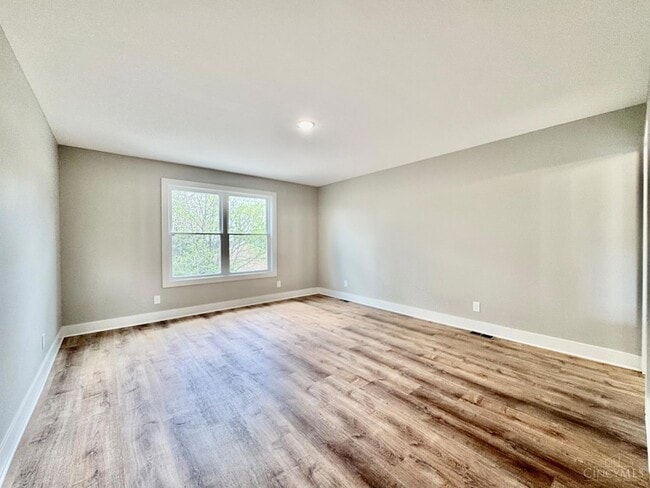 Building Photo - 4605 Thoburne St