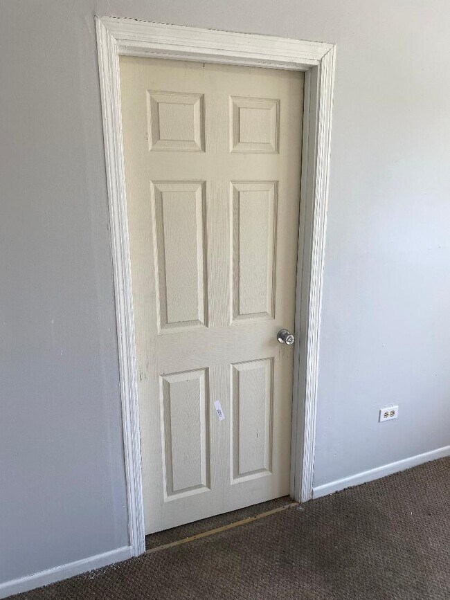 Building Photo - 11809 S Lafayette Ave