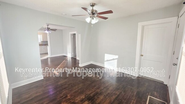 Building Photo - 926 S Logan Ave