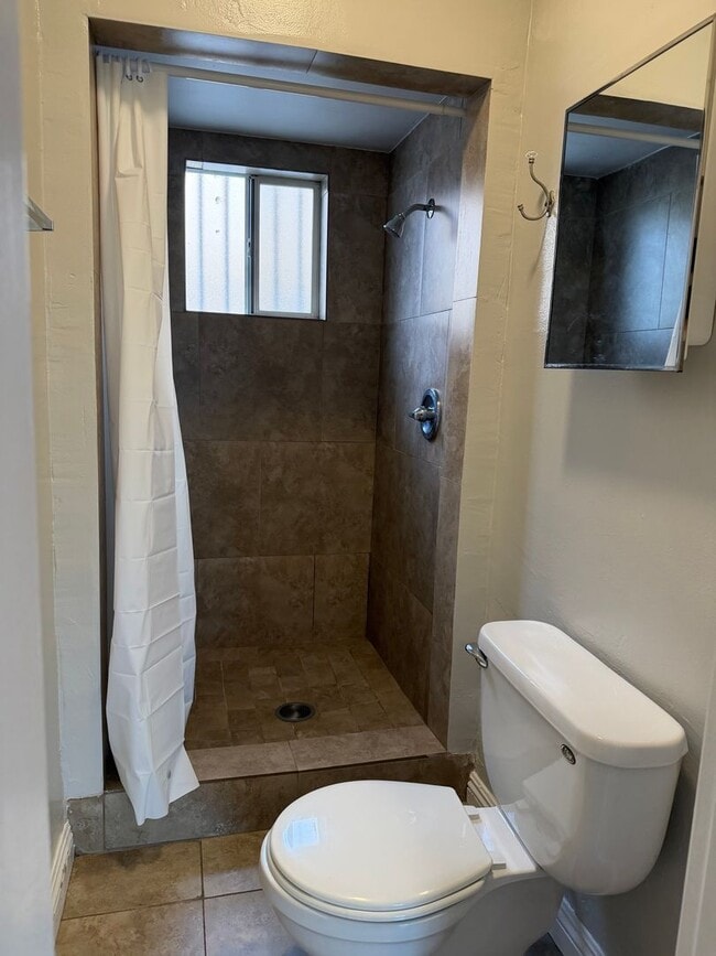 Building Photo - 339 E 19th St