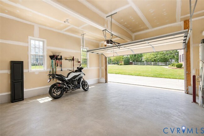Building Photo - 11320 Sadler Oaks Dr