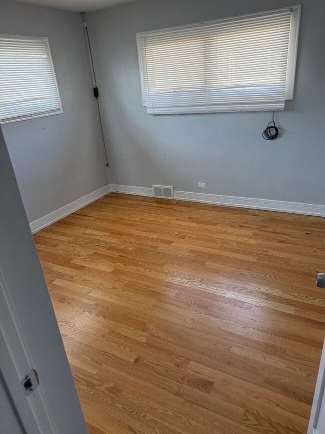 Building Photo - 7710 Kedvale Ave