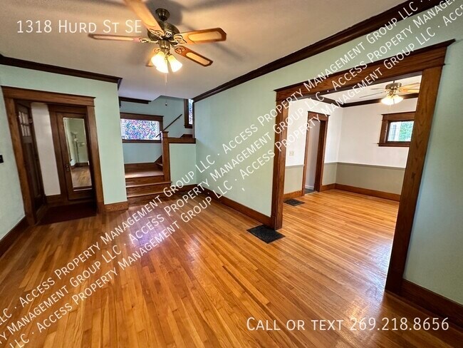 Building Photo - Eastown Three Bedroom Clean Home