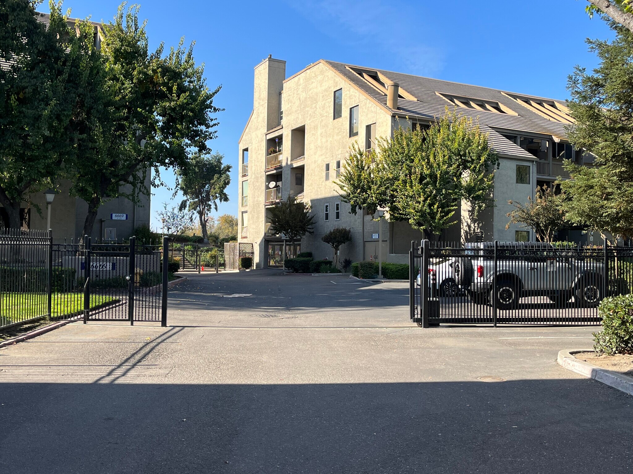 Building Photo - 6669 Embarcadero Dr