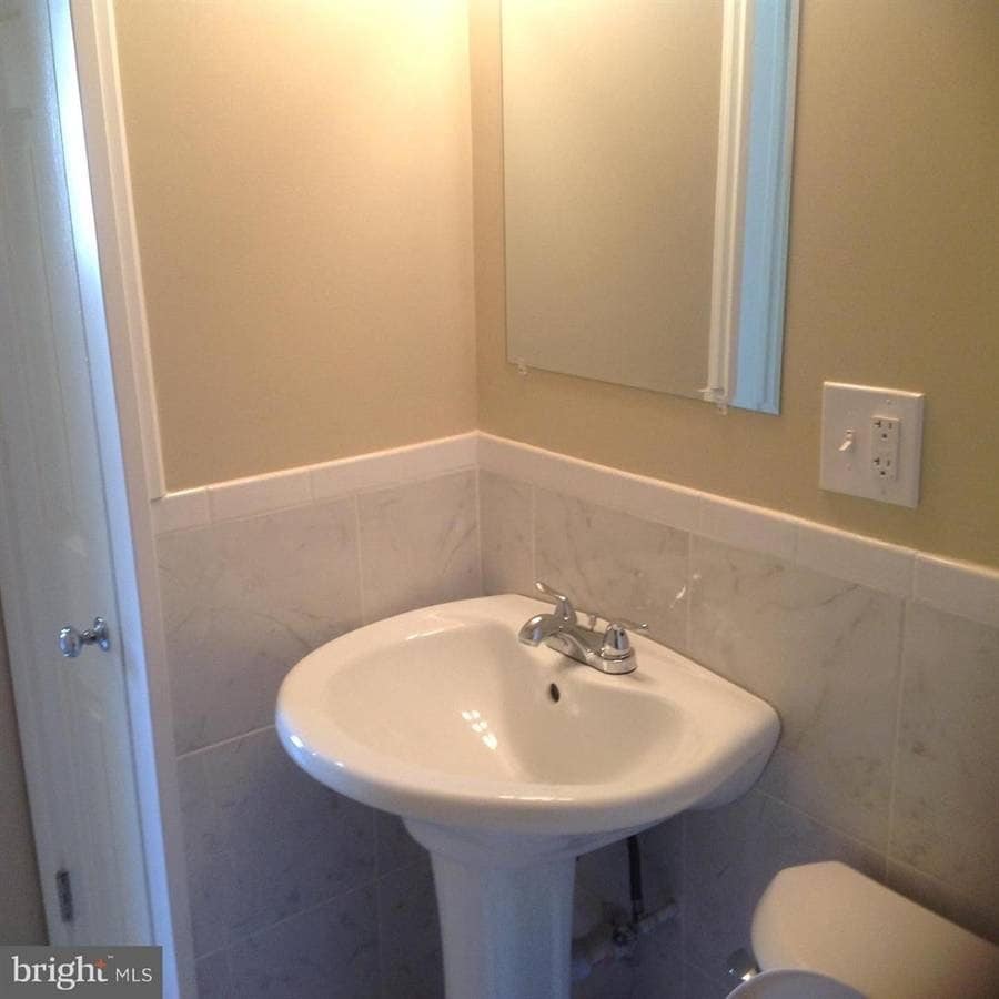 Building Photo - 604 N Emerson St