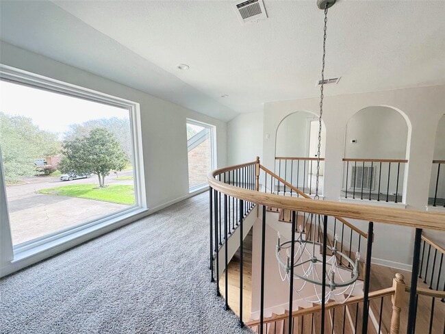 Building Photo - 3202 La Quinta Dr