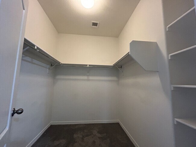 Building Photo - 4425 E Los Altos Dr