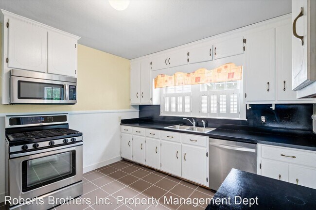 Building Photo - 4 br, 2 bath House - 263 Seminole Street