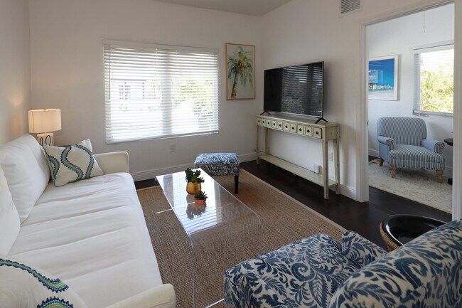 Building Photo - 518 Biscayne Dr