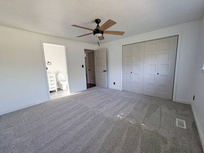 Building Photo - 1658 E 1500 N