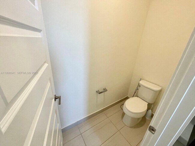 Building Photo - 8871 NW 103rd Pl