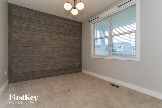 Building Photo - 3962 Snowcreek Dr