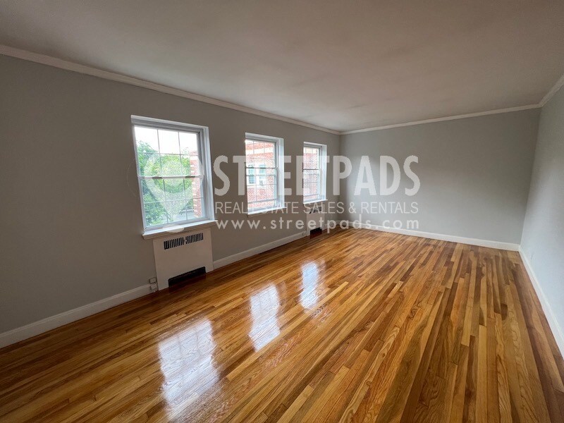 Building Photo - 1153 Beacon St