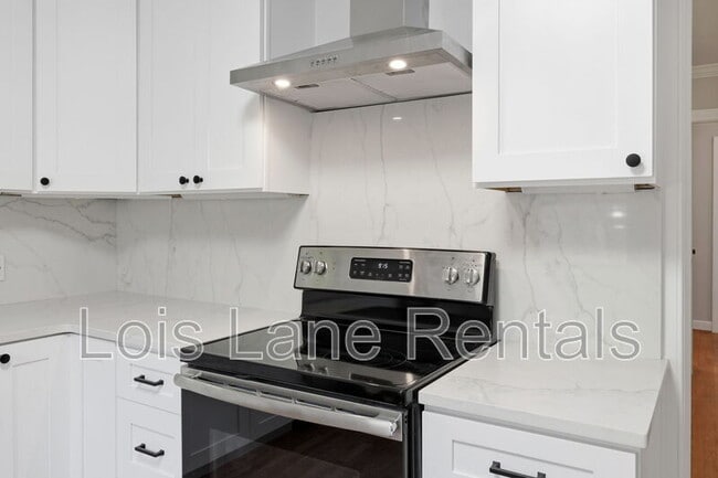 Building Photo - 2043 Wappoo Dr