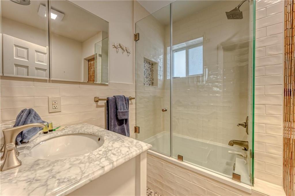 Building Photo - 1517 NE 17th Ter