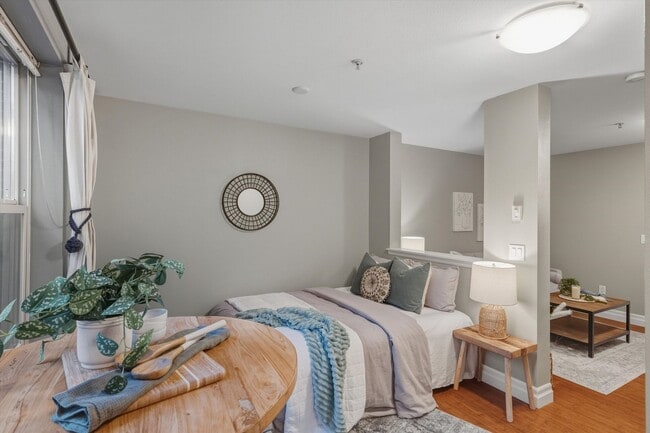Building Photo - Studio in Heart of Fairhaven