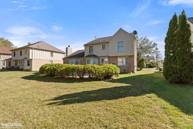 Building Photo - 2199 Edgestone Dr