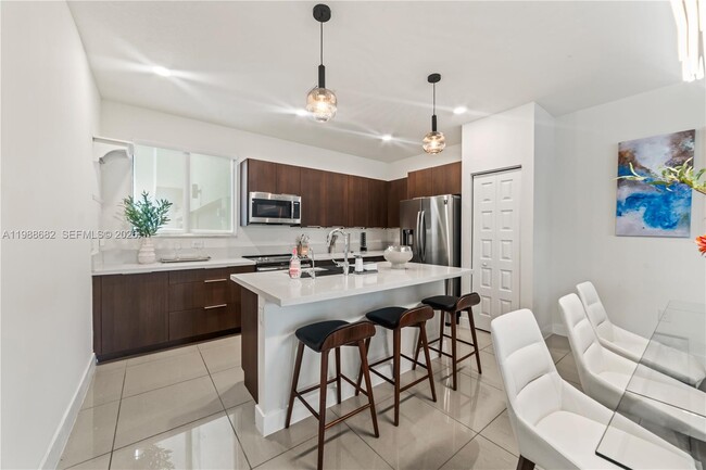 Building Photo - 4741 NW 84th Ave