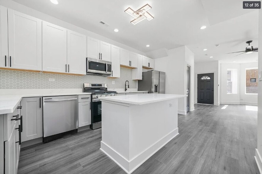 Building Photo - 322 S Kostner Ave