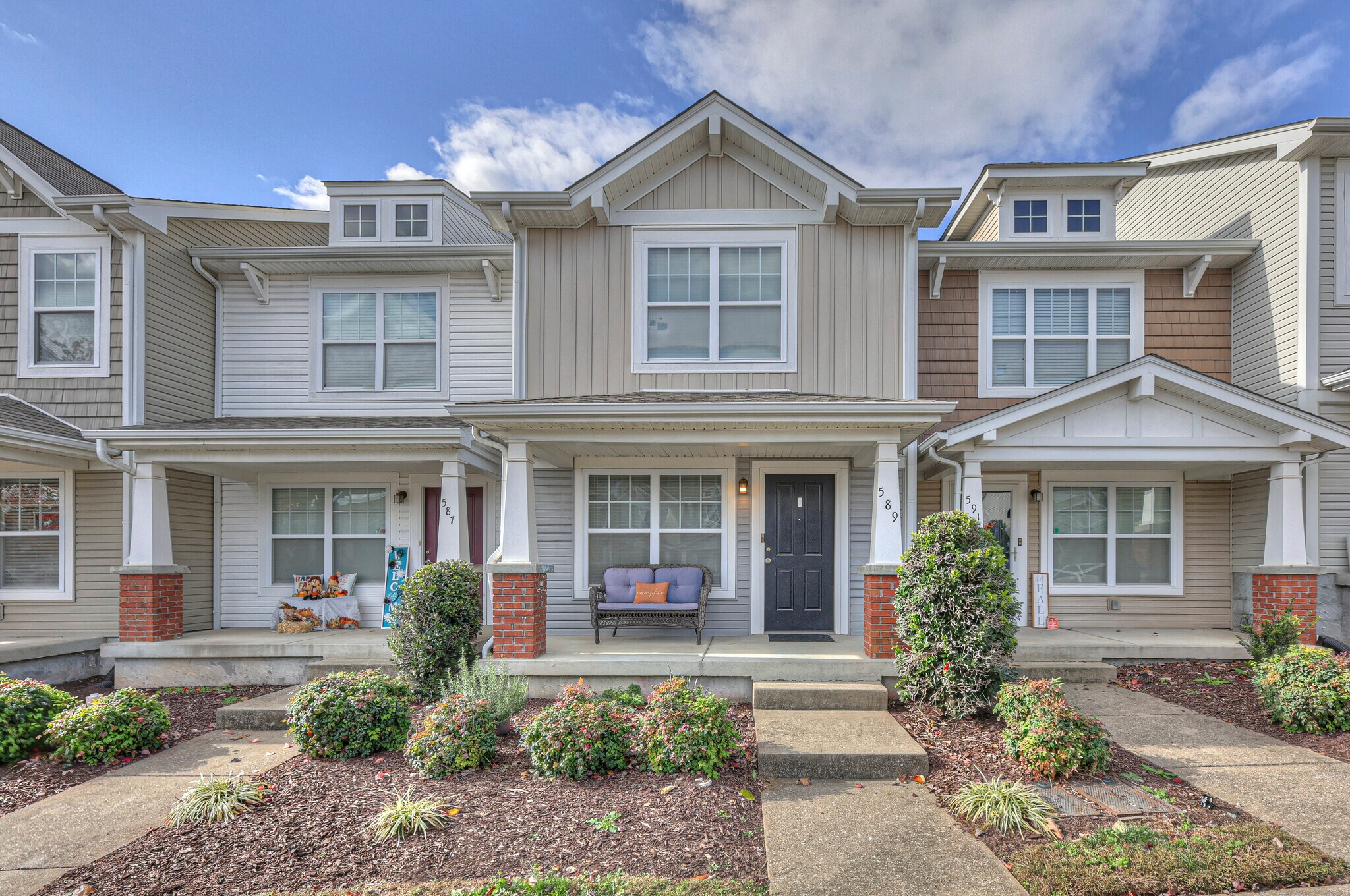 Building Photo - 589 Bradburn Village Cir