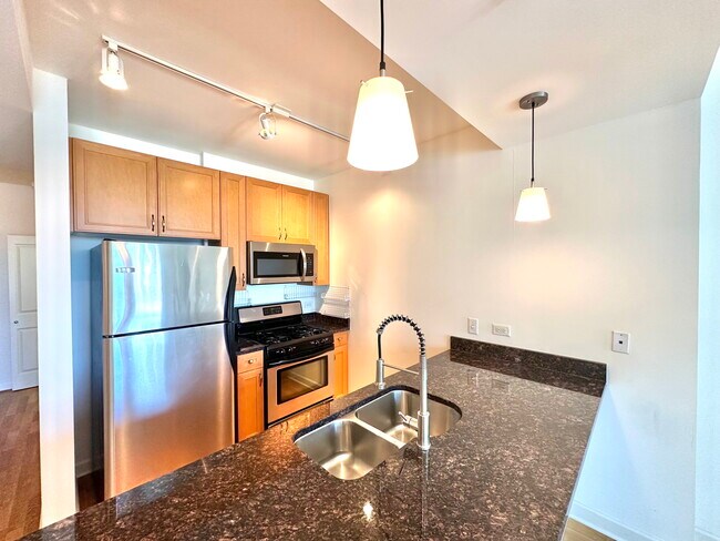 Building Photo - 1400 S Michigan Ave