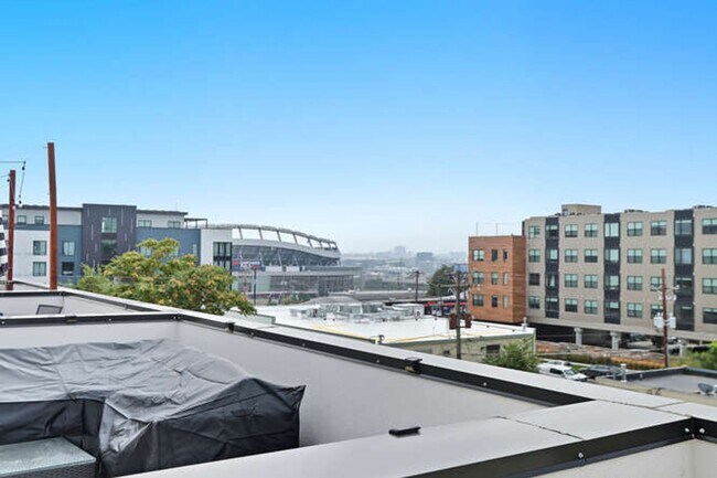 Building Photo - Charming City Living Near Downtown Denver ...