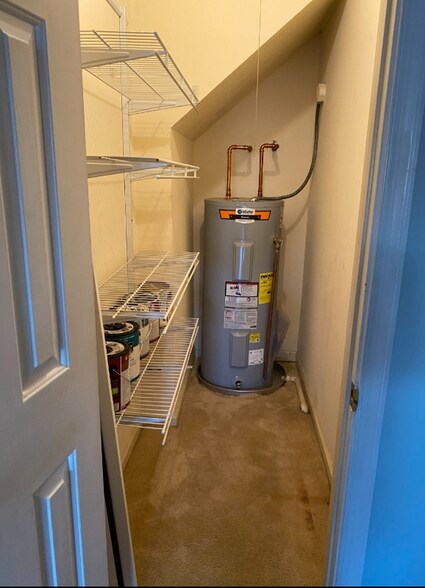 Building Photo - 5017 Gatehouse Way