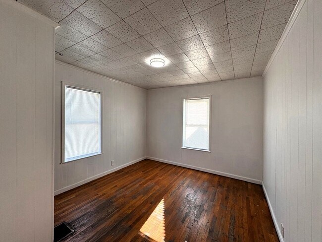 Building Photo - 11 Fairmont Pl