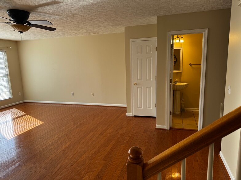 Livingroom and Main Floor Bath - 855 S Grant St