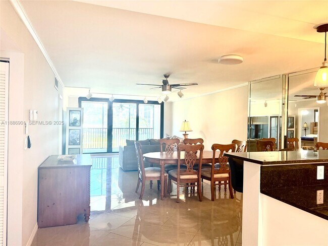 Building Photo - 1627 Riverview Rd