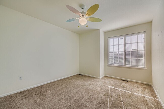 Building Photo - 5500 Clover Basin Dr