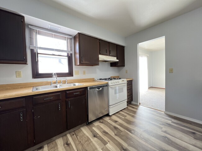 Building Photo - 3690 Keystone Dr