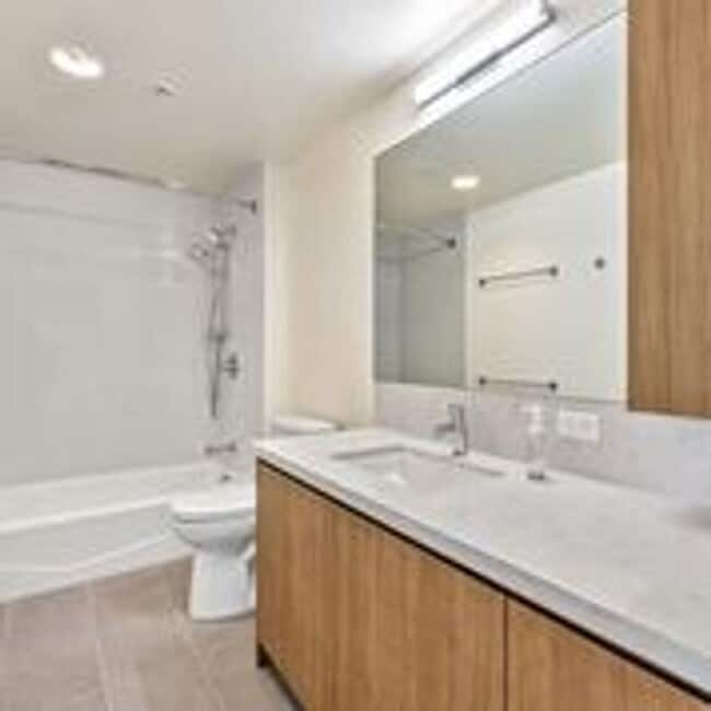 Building Photo - Penthouse 1-bedroom with 2-Parking!