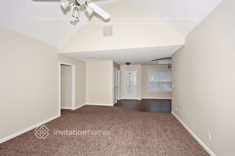 Building Photo - 3061 Ridgeview Dr