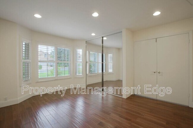 Building Photo - 30538 Colina Verde St