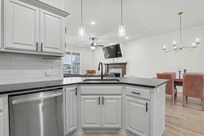 Building Photo - 12812 NW 141st Cir