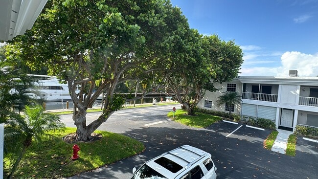 Building Photo - 6249 Bay Club Dr