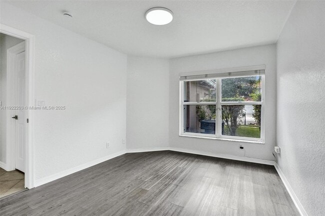 Building Photo - 6305 Willoughby Cir