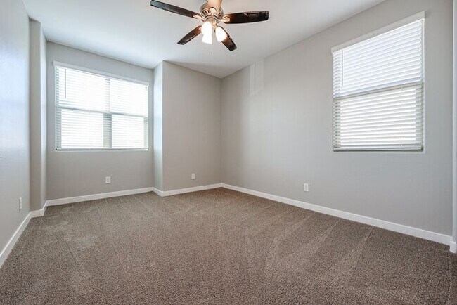 Building Photo - MOVE IN SPECIALS!! Recently Built Home in ...
