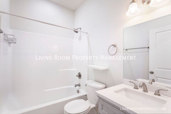 Building Photo - 6225 NE 14th Ave