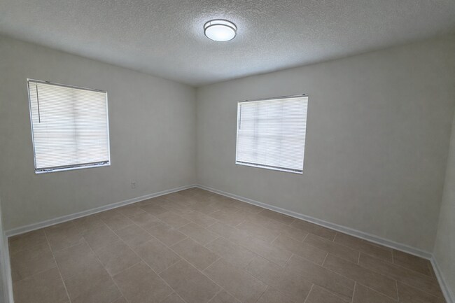 Building Photo - Fully Renovated 2BR with Large Backyard